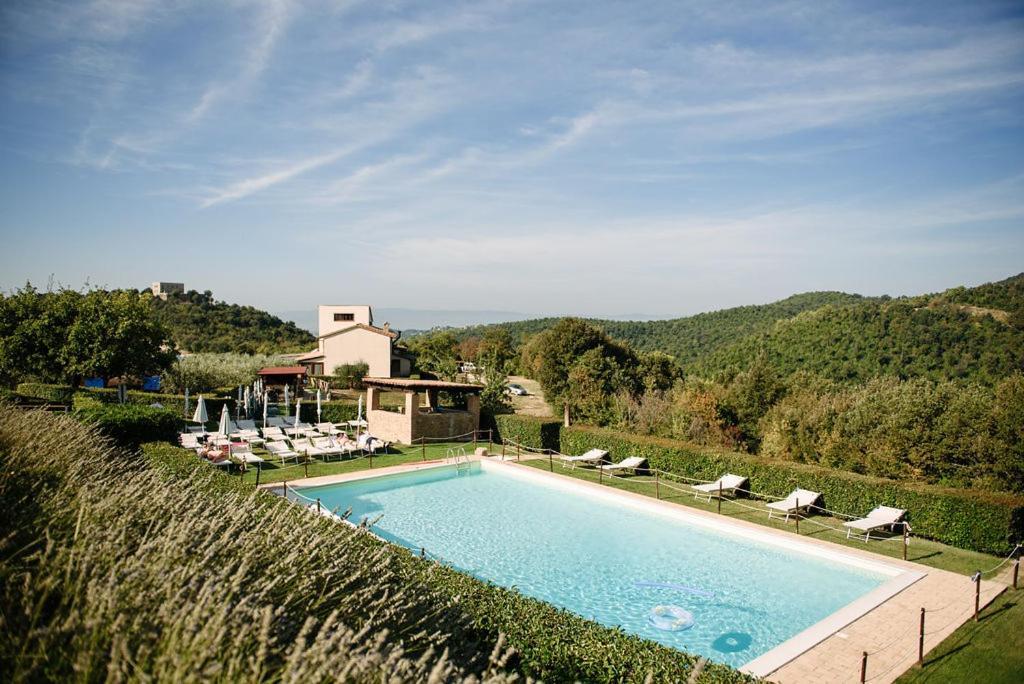 Tenuta Di Forte Sorgnano Gualdo Cattaneo Luaran gambar