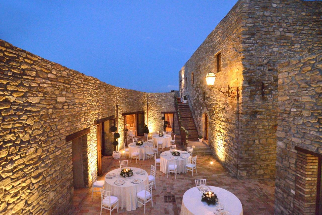 Tenuta Di Forte Sorgnano Gualdo Cattaneo Luaran gambar