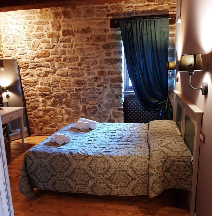 Tenuta Di Forte Sorgnano Gualdo Cattaneo Luaran gambar