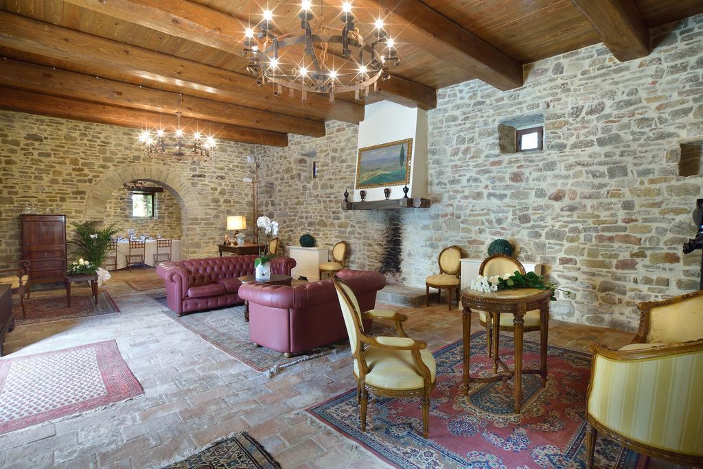Tenuta Di Forte Sorgnano Gualdo Cattaneo Luaran gambar